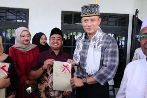 Menteri AHY Serahkan 3 Sertipikat ke Keluarga Hubabah Syarifah Annisa, Beri Rasa Damai di Masa Depan