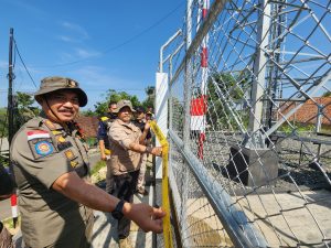 Tak Berijin, 11 Tower Telekomunikasi Ini Disegel Pemkab Garut