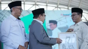 Dinilai Peduli Anak Yatim, Bupati Bandung Dadang Supriatna Raih Anugerah Abul Yatama dari Baznas