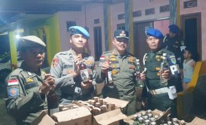 Satpol PP dan Bea Cukai Sita Ribuan Batang Rokok Ilegal Ratusan Botol Miras di Garut Selatan